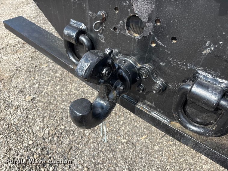 image for item EG8996 2013 Freightliner 114SD crane truck