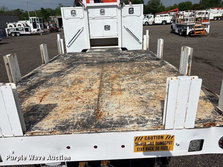 image for item EG8996 2013 Freightliner 114SD crane truck