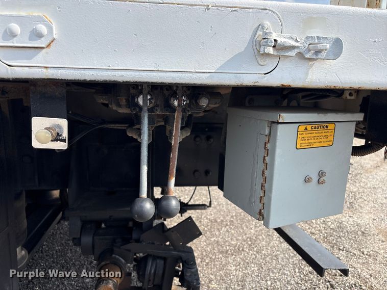 image for item EG8996 2013 Freightliner 114SD crane truck