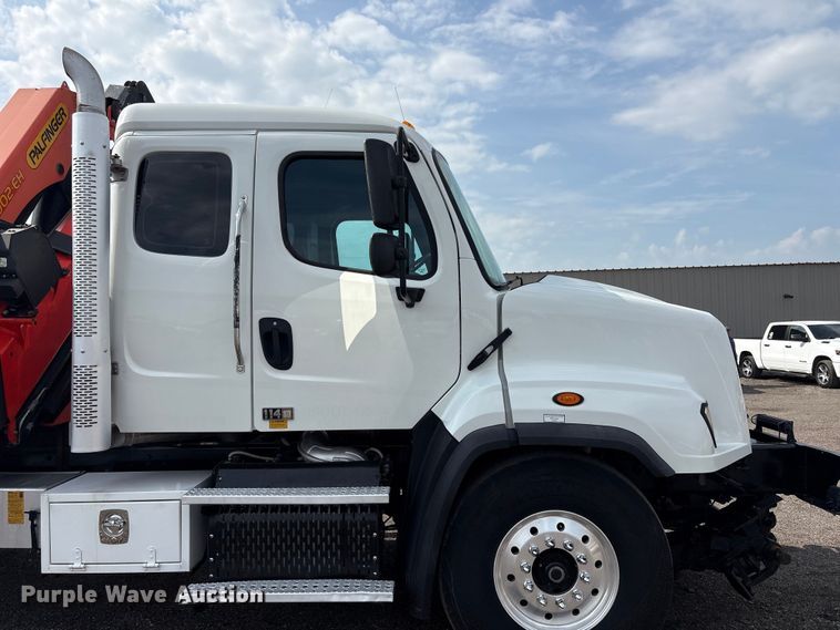 image for item EG8996 2013 Freightliner 114SD crane truck