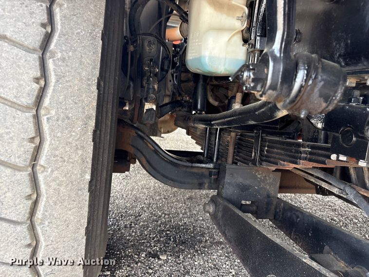 image for item EG8996 2013 Freightliner 114SD crane truck