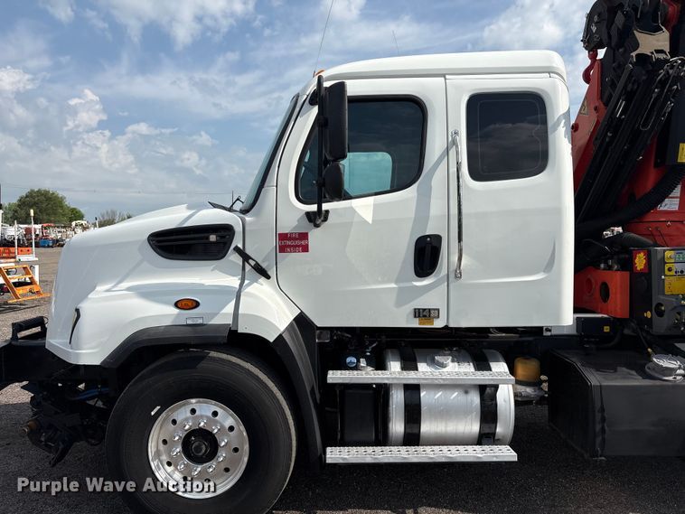 image for item EG8996 2013 Freightliner 114SD crane truck