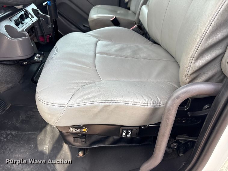 image for item EG8996 2013 Freightliner 114SD crane truck