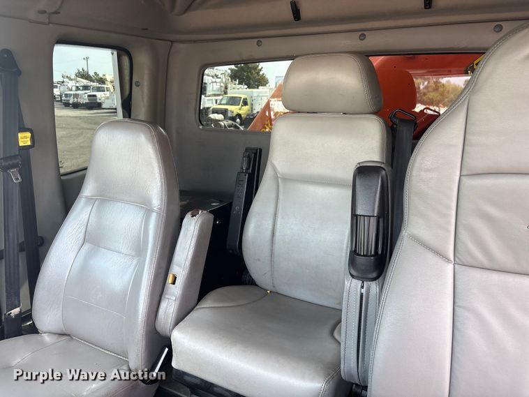 image for item EG8996 2013 Freightliner 114SD crane truck