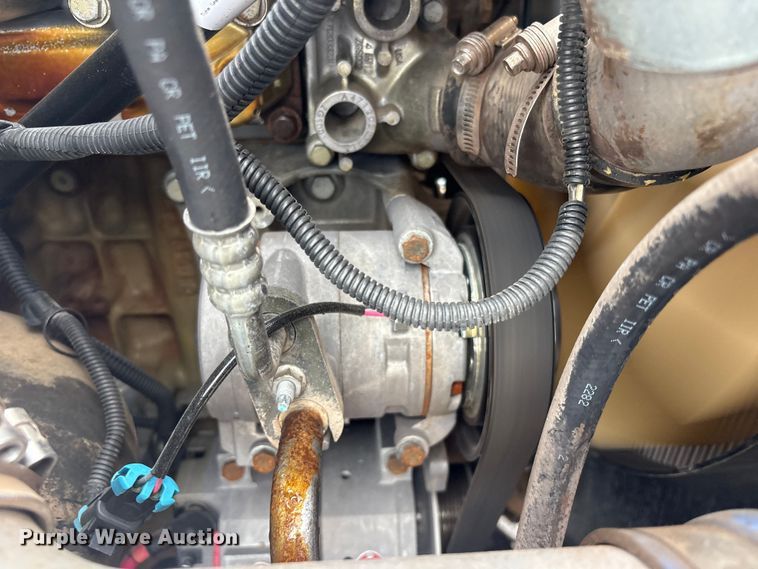 image for item EG8996 2013 Freightliner 114SD crane truck