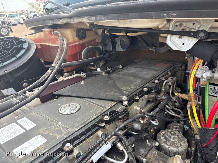 image for item EG8996 2013 Freightliner 114SD crane truck