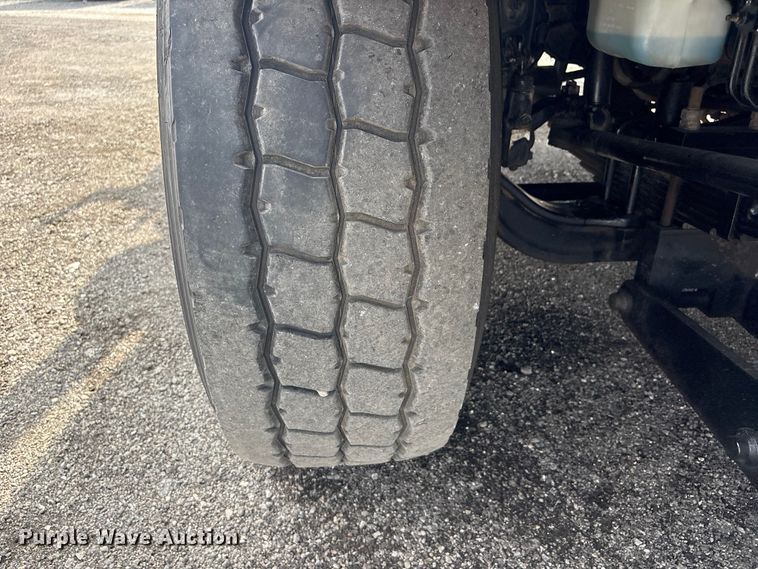 image for item EG8996 2013 Freightliner 114SD crane truck