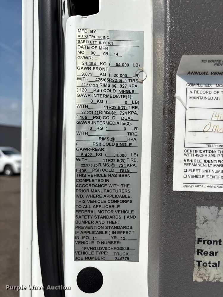 image for item EG8996 2013 Freightliner 114SD crane truck