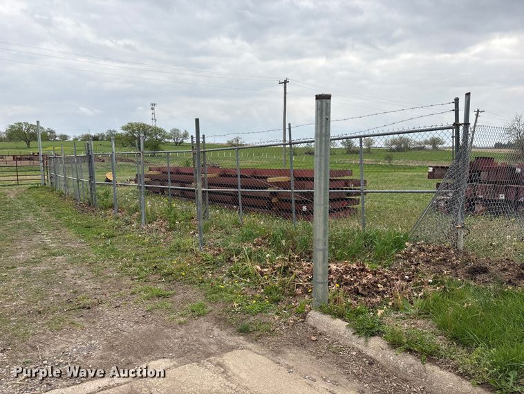 image for item EI5793 (4) fence panels