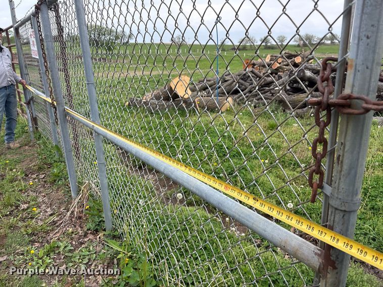 image for item EI5793 (4) fence panels
