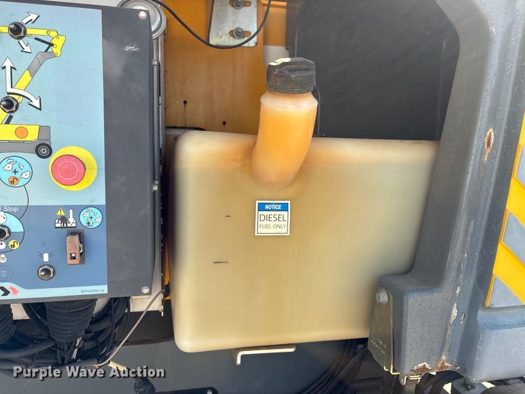 image for item EM8612 2015 Haulotte HA130RTJPRO boom lift