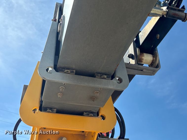 image for item EM8612 2015 Haulotte HA130RTJPRO boom lift