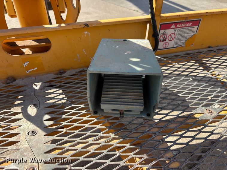 image for item EM8612 2015 Haulotte HA130RTJPRO boom lift