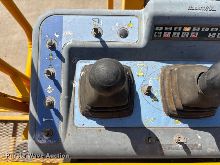 image for item EM8612 2015 Haulotte HA130RTJPRO boom lift