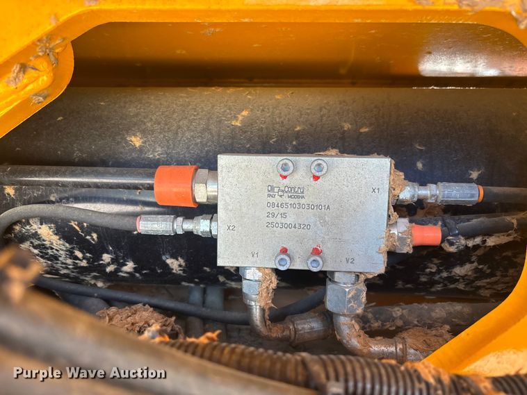 image for item EM8612 2015 Haulotte HA130RTJPRO boom lift