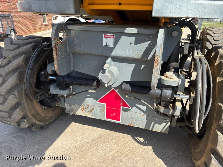 image for item EM8612 2015 Haulotte HA130RTJPRO boom lift