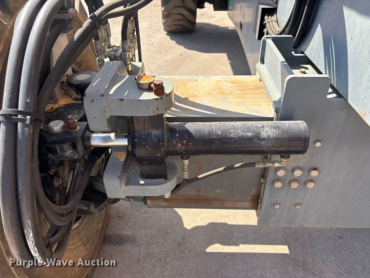 image for item EM8612 2015 Haulotte HA130RTJPRO boom lift