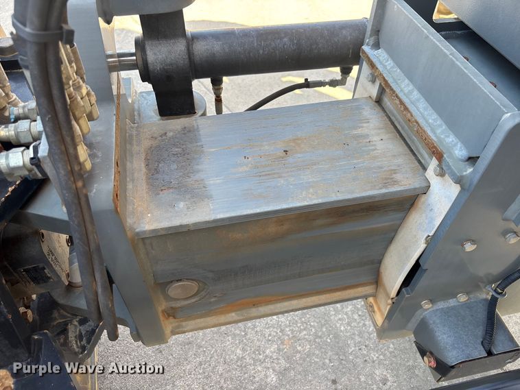 image for item EM8612 2015 Haulotte HA130RTJPRO boom lift