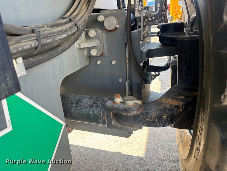 image for item EM8612 2015 Haulotte HA130RTJPRO boom lift