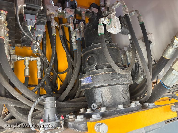 image for item EM8612 2015 Haulotte HA130RTJPRO boom lift