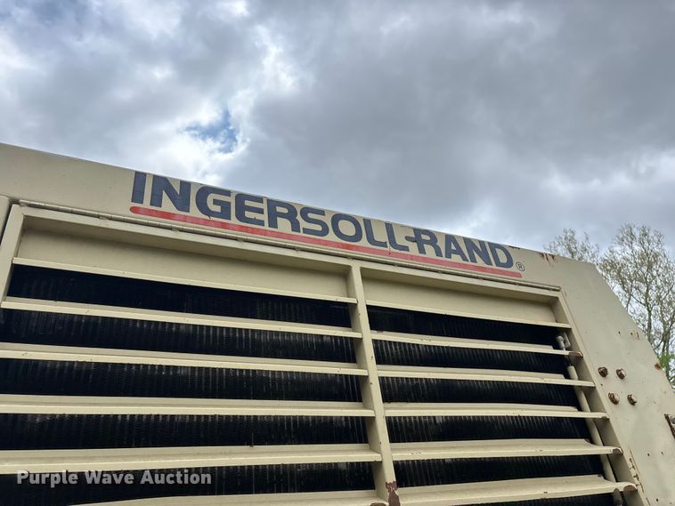 image for item EO4180 2001 Ingersoll Rand CM695D drilling rig