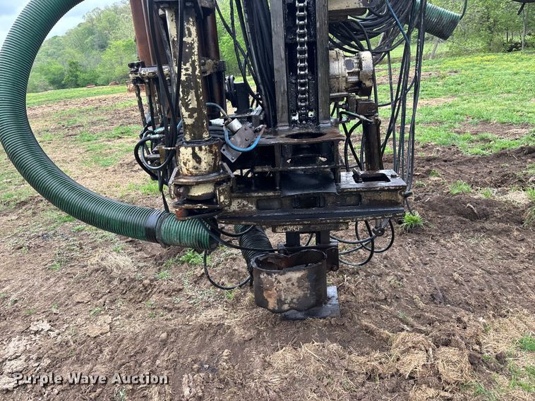 image for item EO4180 2001 Ingersoll Rand CM695D drilling rig