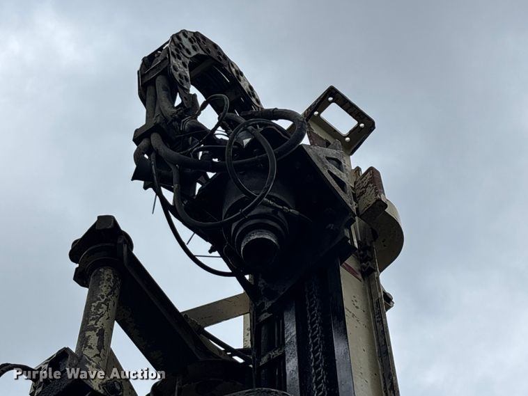 image for item EO4180 2001 Ingersoll Rand CM695D drilling rig