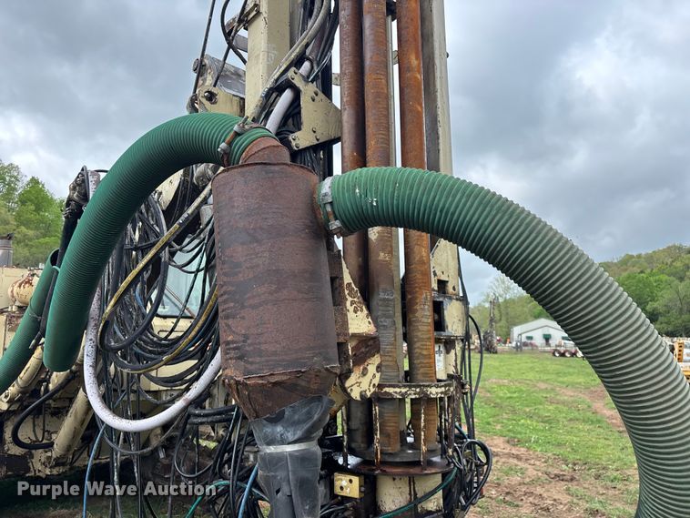 image for item EO4180 2001 Ingersoll Rand CM695D drilling rig