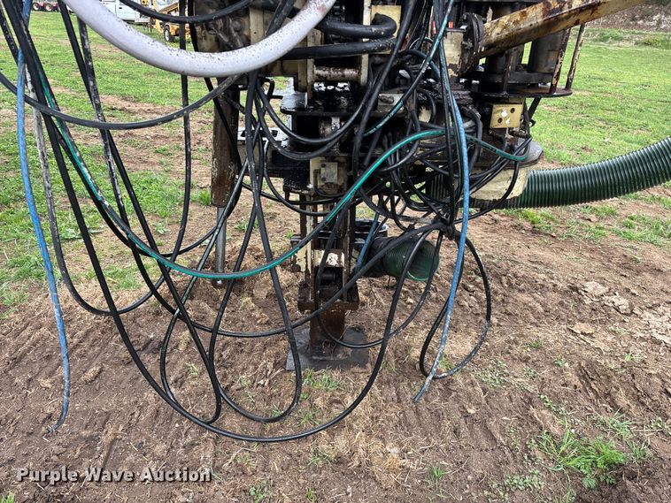 image for item EO4180 2001 Ingersoll Rand CM695D drilling rig