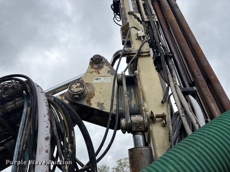 image for item EO4180 2001 Ingersoll Rand CM695D drilling rig