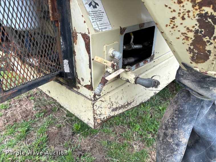 image for item EO4180 2001 Ingersoll Rand CM695D drilling rig