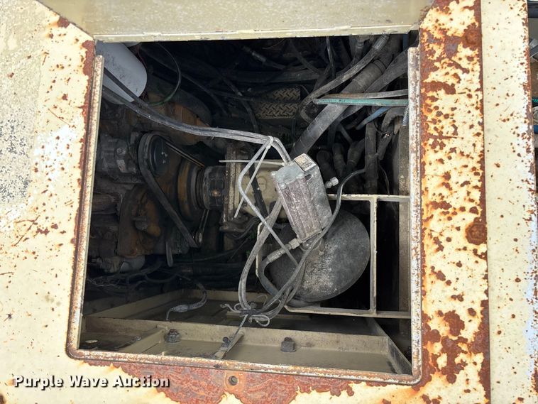 image for item EO4180 2001 Ingersoll Rand CM695D drilling rig