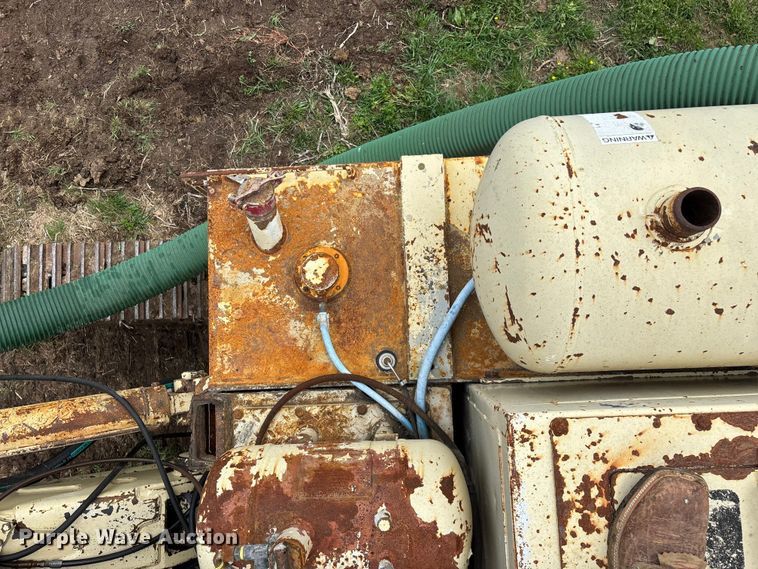 image for item EO4180 2001 Ingersoll Rand CM695D drilling rig