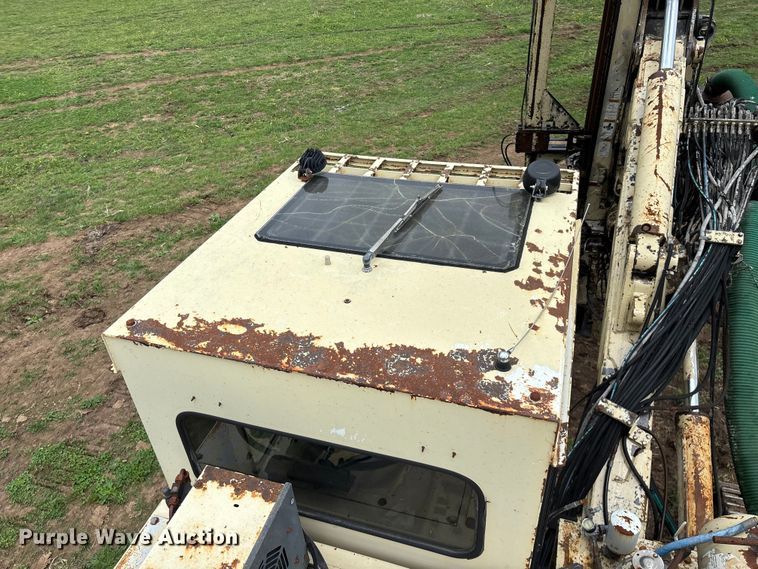 image for item EO4180 2001 Ingersoll Rand CM695D drilling rig