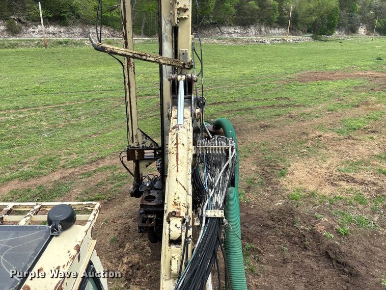 image for item EO4180 2001 Ingersoll Rand CM695D drilling rig