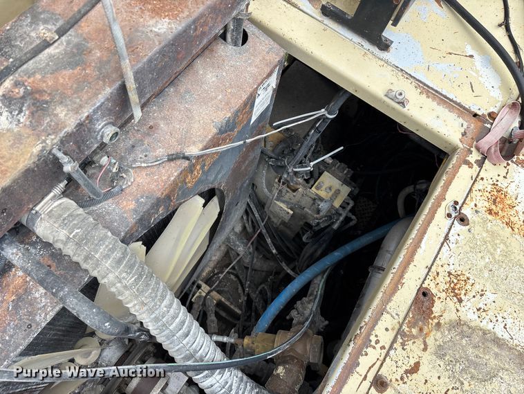 image for item EO4180 2001 Ingersoll Rand CM695D drilling rig