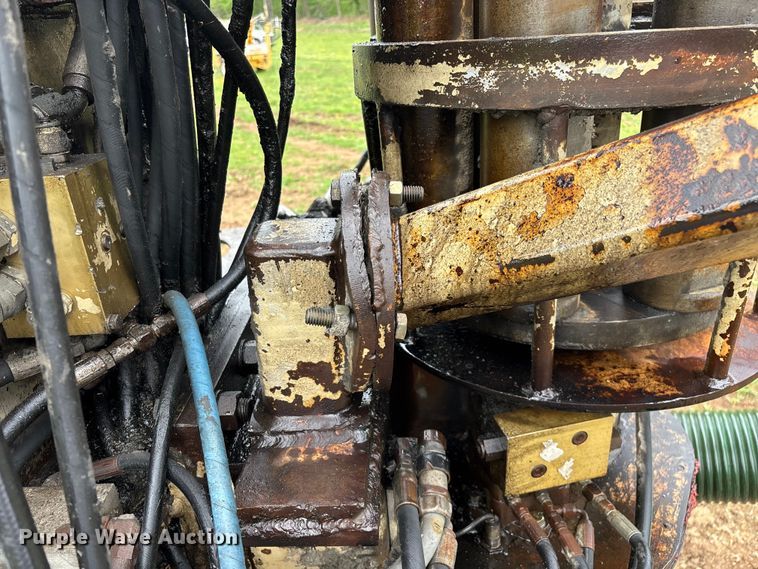 image for item EO4180 2001 Ingersoll Rand CM695D drilling rig