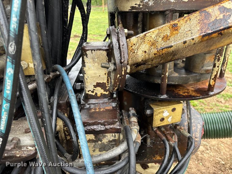 image for item EO4180 2001 Ingersoll Rand CM695D drilling rig