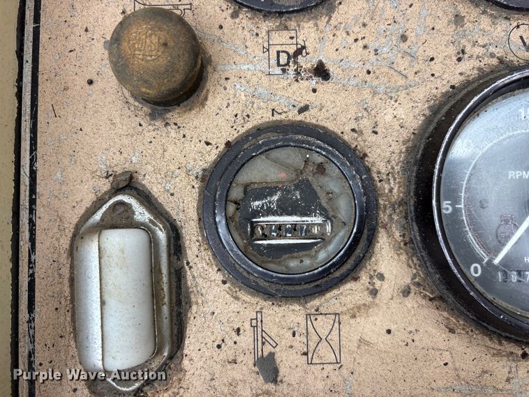 image for item EO4180 2001 Ingersoll Rand CM695D drilling rig