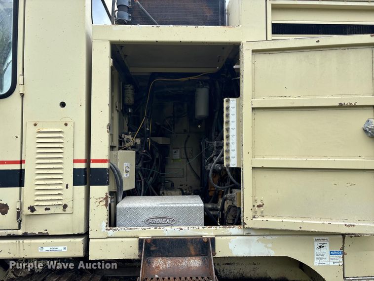 image for item EO4180 2001 Ingersoll Rand CM695D drilling rig