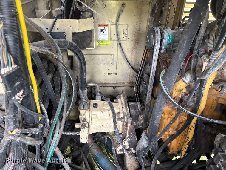 image for item EO4180 2001 Ingersoll Rand CM695D drilling rig