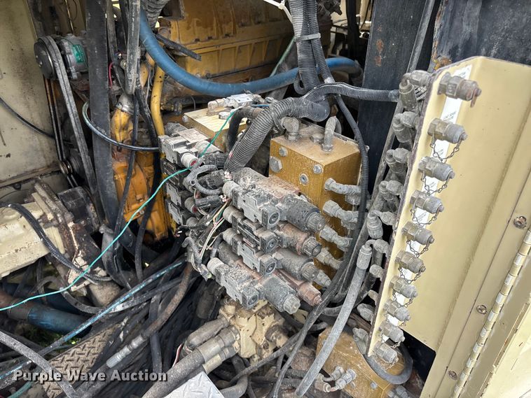 image for item EO4180 2001 Ingersoll Rand CM695D drilling rig