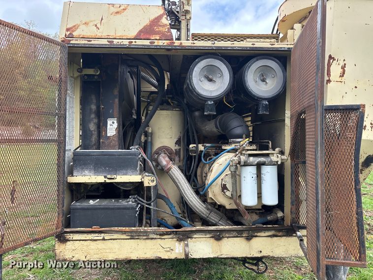 image for item EO4180 2001 Ingersoll Rand CM695D drilling rig