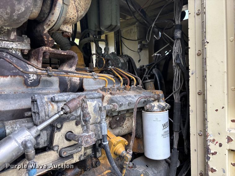 image for item EO4180 2001 Ingersoll Rand CM695D drilling rig