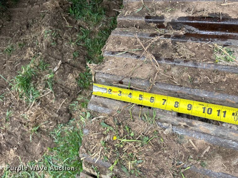 image for item EO4180 2001 Ingersoll Rand CM695D drilling rig