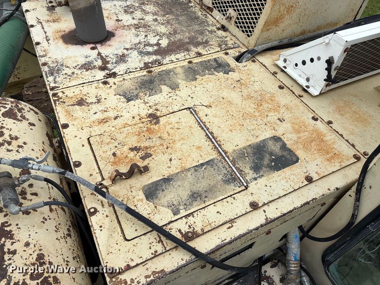 image for item EO4181 1997 Ingersoll Rand ECM690 drilling Rig