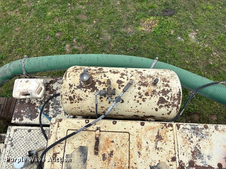 image for item EO4181 1997 Ingersoll Rand ECM690 drilling Rig