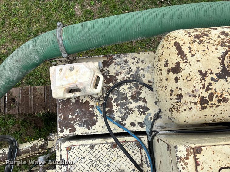 image for item EO4181 1997 Ingersoll Rand ECM690 drilling Rig