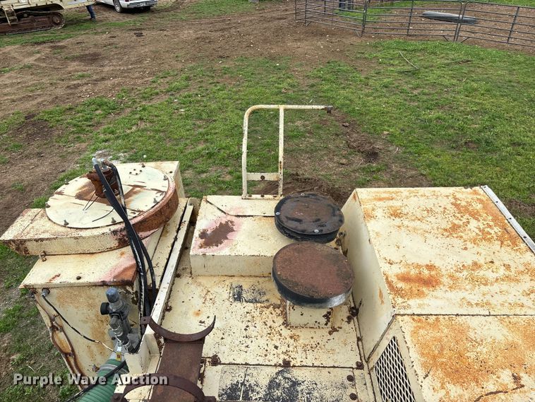 image for item EO4181 1997 Ingersoll Rand ECM690 drilling Rig