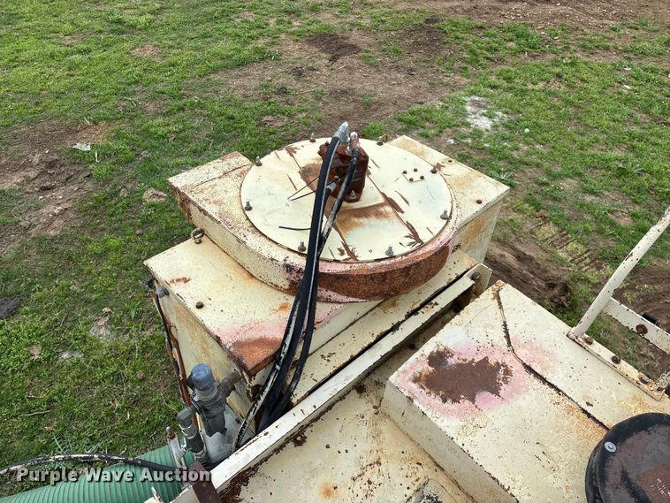 image for item EO4181 1997 Ingersoll Rand ECM690 drilling Rig